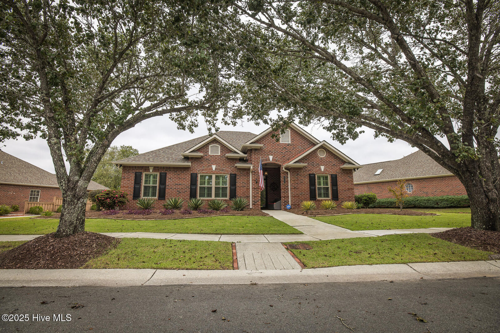 Property Photo:  1111 Avenshire Circle  NC 28412 