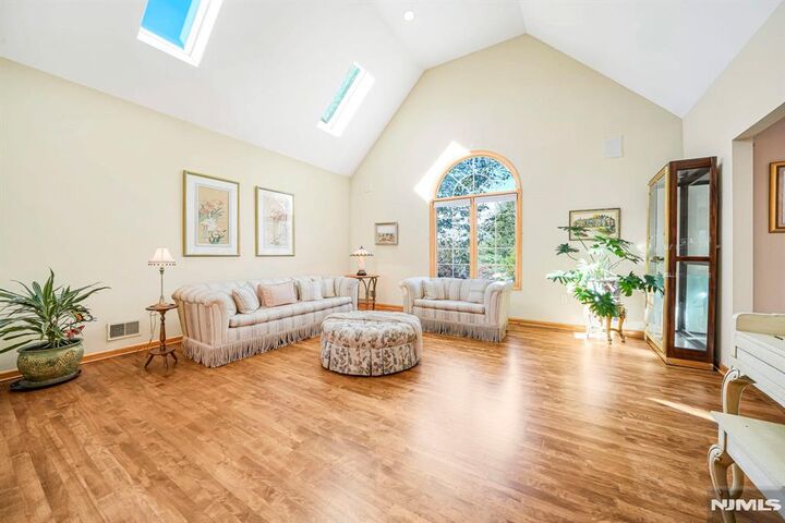Property Photo: 11 Jarombek Drive NJ 07082