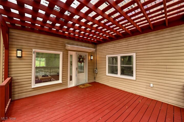 Property Photo: 905 1/2 Shadybrook Drive OH 44312