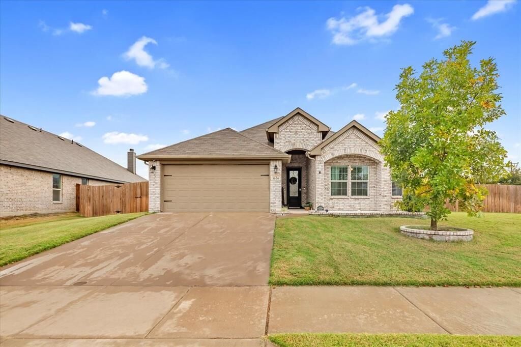 Property Photo:  1200 Queens Brook Lane  TX 76140 