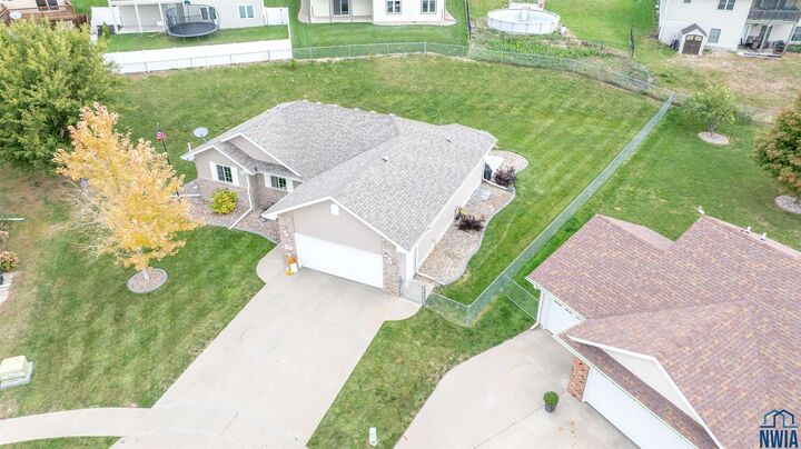 Property Photo:  612 Lancaster Circle  IA 51103 