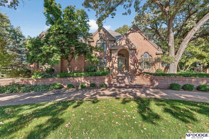 Property Photo: 9636 Oak Circle NE 68124