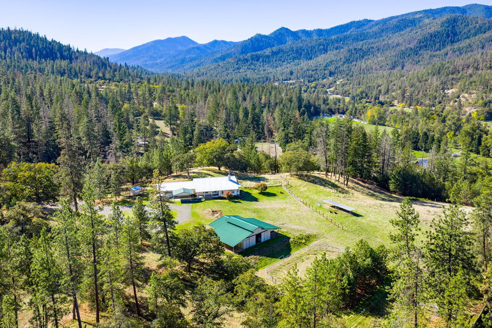 Property Photo:  2467 Eastside Road  OR 97530 