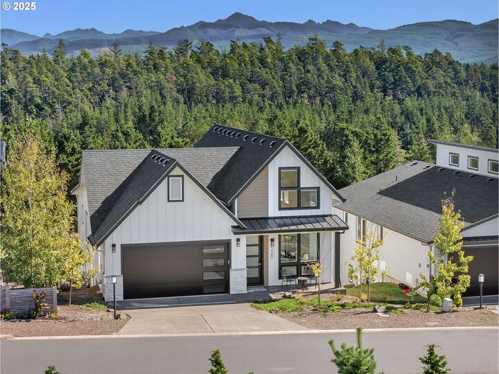 Property Photo: 558 Sea View Dr OR 97130