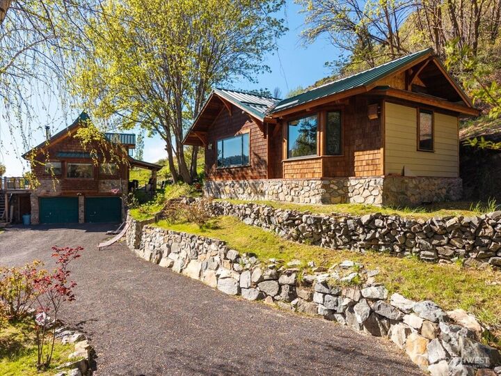 Property Photo:  16495 S Lakeshore Road  WA 98816 