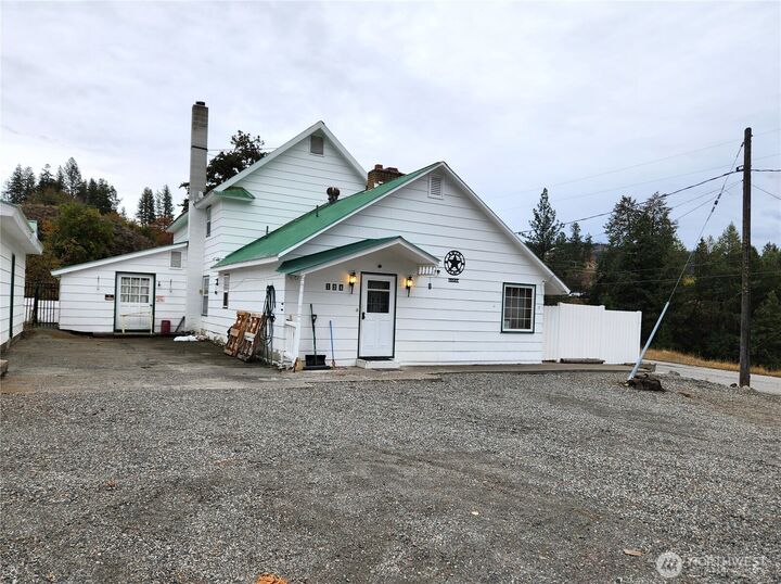 Property Photo: 124 W 9th WA 99166