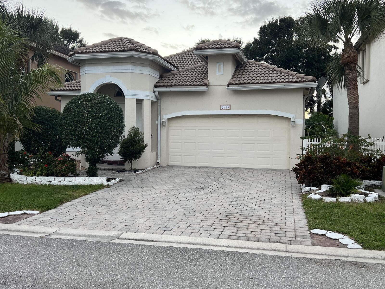 Property Photo: 6925 Spider Lily Lane FL 33462