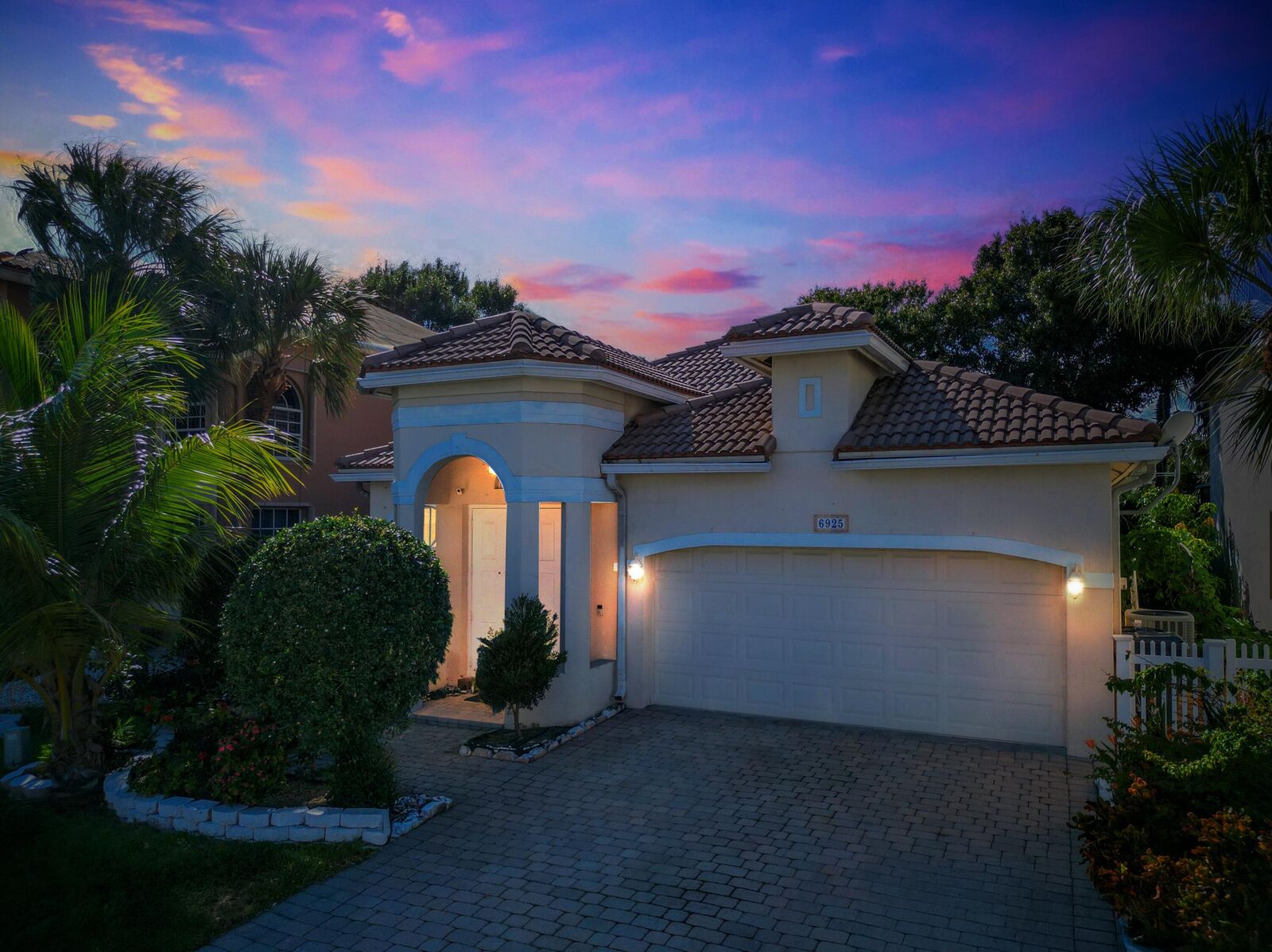 Property Photo: 6925 Spider Lily Lane FL 33462