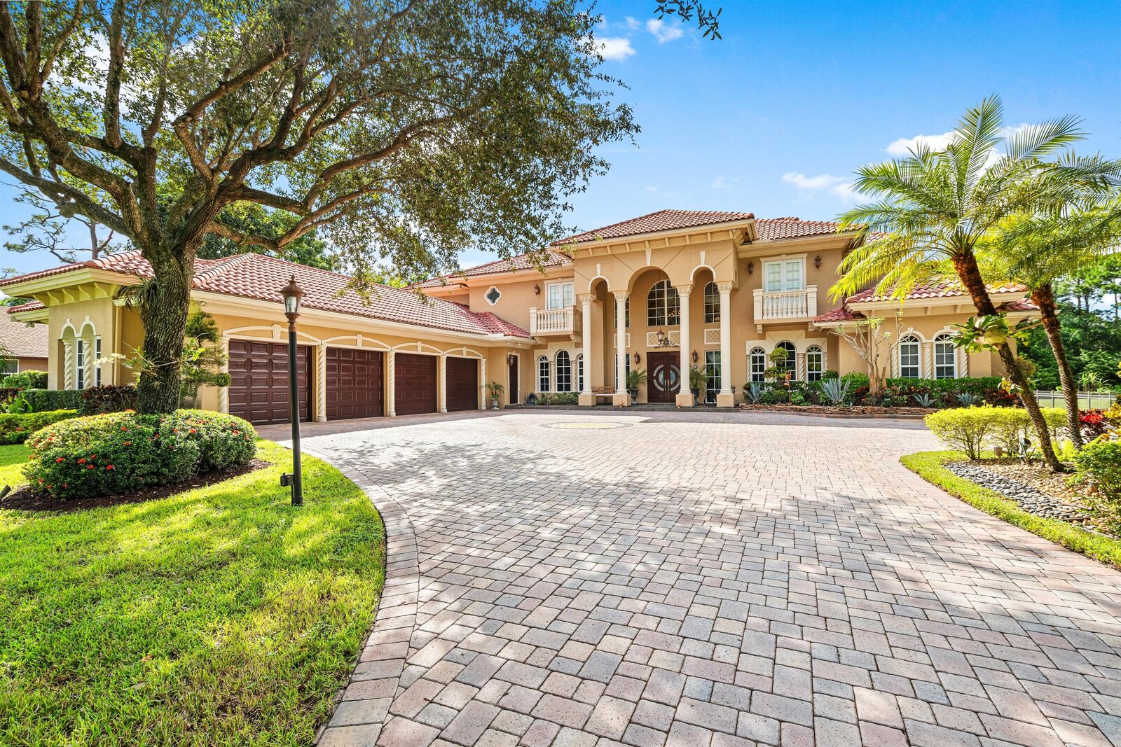 Property Photo:  6071 NW 69th Way  FL 33067