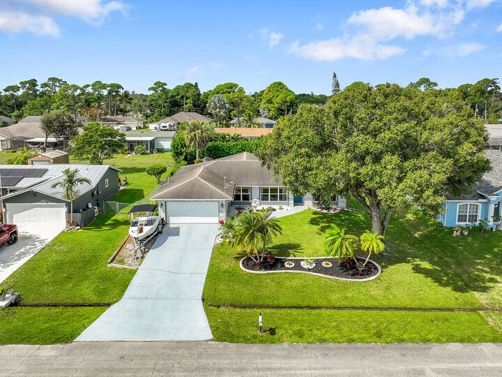 Property Photo:  1872 SE Joy Haven Street  FL 34983