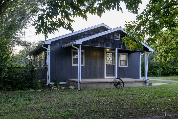Property Photo: 363 SW Midian Rd KS 67042