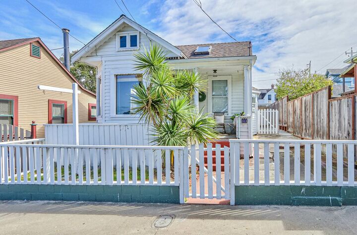 515 13th Street  Pacific Grove CA 93950 photo