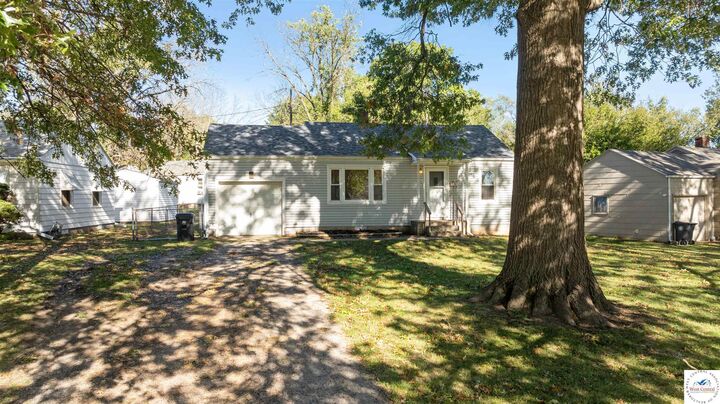 Property Photo:  1119 Crescent  MO 65301 