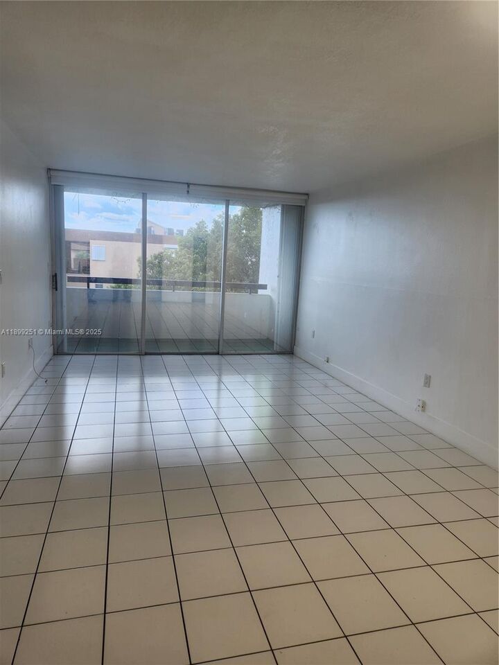 Property Photo:  802 NW 87th Ave 420  FL 33172