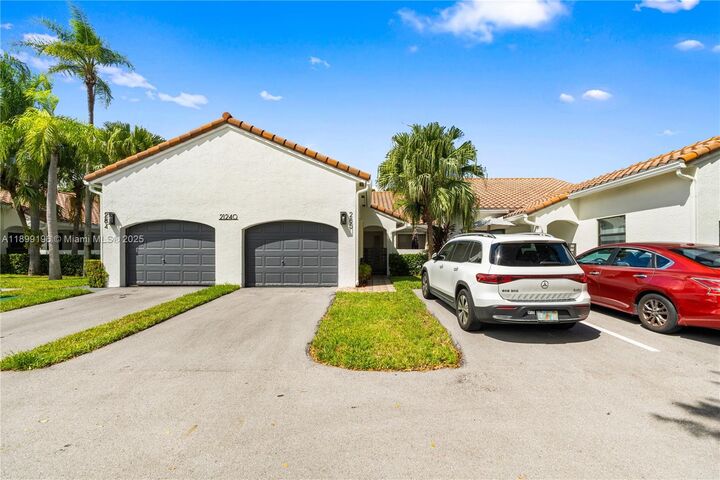 21240 Harbor Way 285-28  Aventura FL 33180 photo