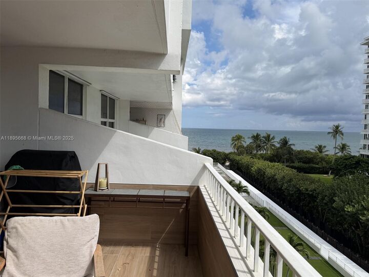 Property Photo: 199 Ocean Lane Dr 607 FL 33149