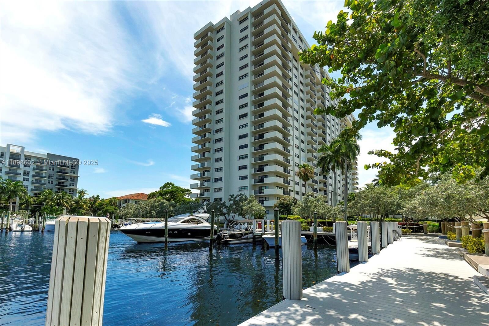 Property Photo: 3200 Port Royale Dr N 803 FL 33308