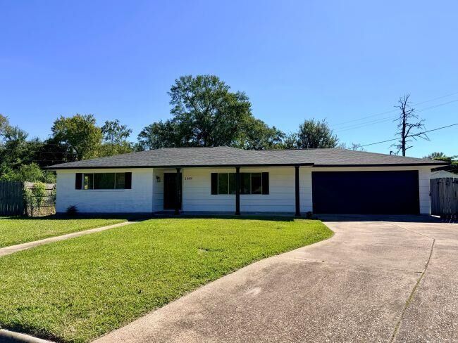 Property Photo:  2309 Tilley Circle  TX 77630