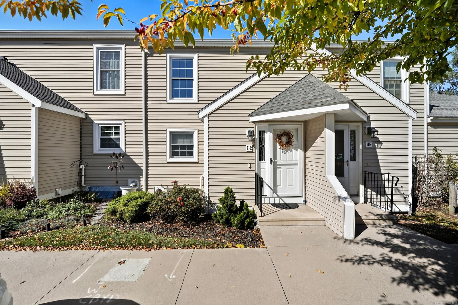 Property Photo: 11 The Hamlet Apt C CT 06082