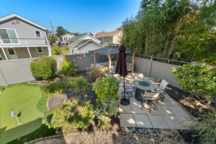 Property Photo:  16 Point Beach Drive  CT 06460