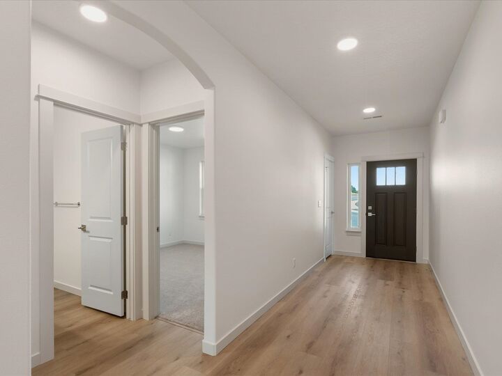 Property Photo: 18110 E Barclay Ct 1/4 Hudson WA 99016