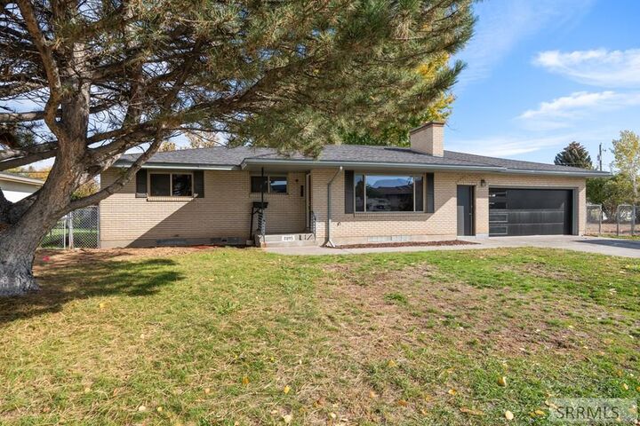 Property Photo:  2205 Craig Avenue  ID 83404