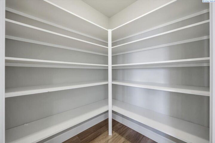 Property Photo:  5822 Tyre Dr  WA 99301 