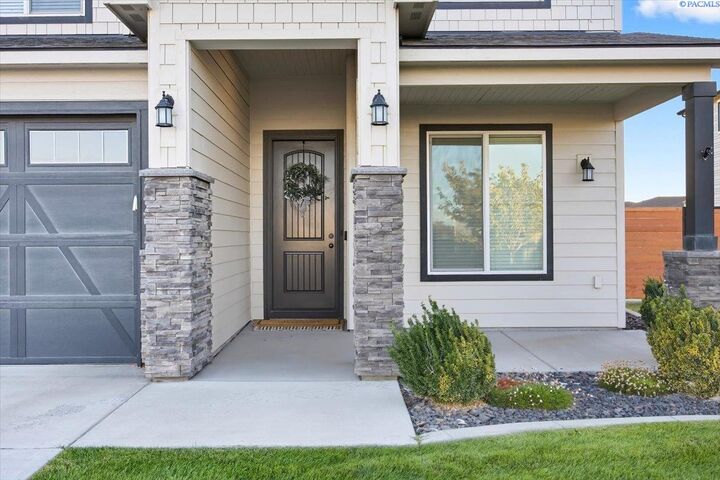 Property Photo: 89703 E Sagebrush Rd. WA 99338