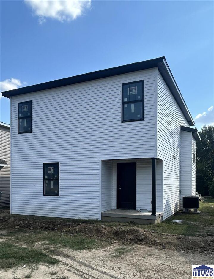 Property Photo: 318 E Washington Street IN 47882