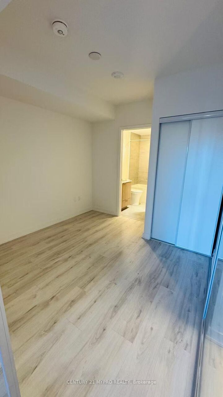 Property Photo:  120 Broadway Avenue 309  ON M4P 0E9