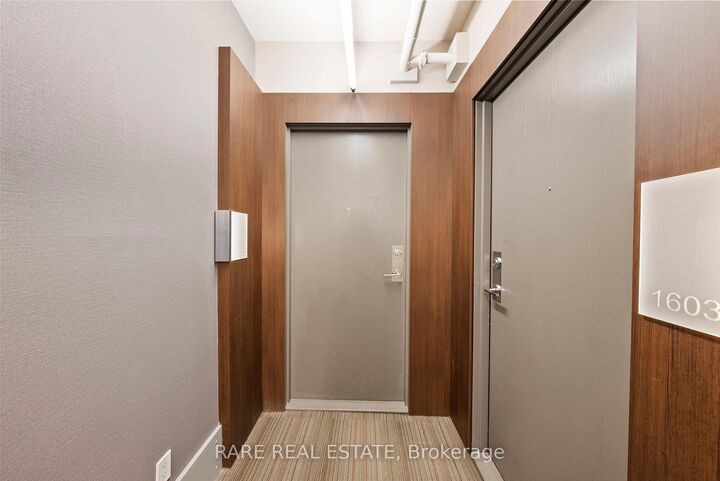 Property Photo:  21 Widmer Street 1602  ON M5V 2E8 