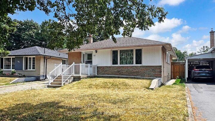 Property Photo: 82 Clementine Square ON M1G 2V7