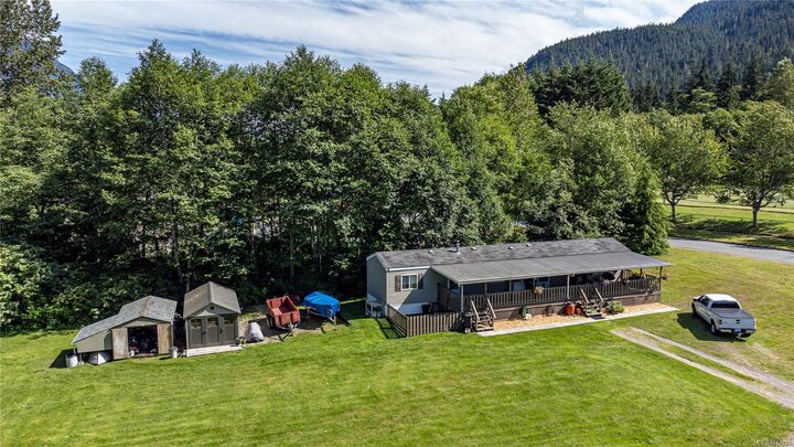 Property Photo:  701 Kelsey Way  BC V0P 1R0 