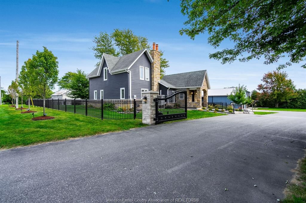 Photo de la propriété:  702 Talbot Road East  ON N0P 2P0 