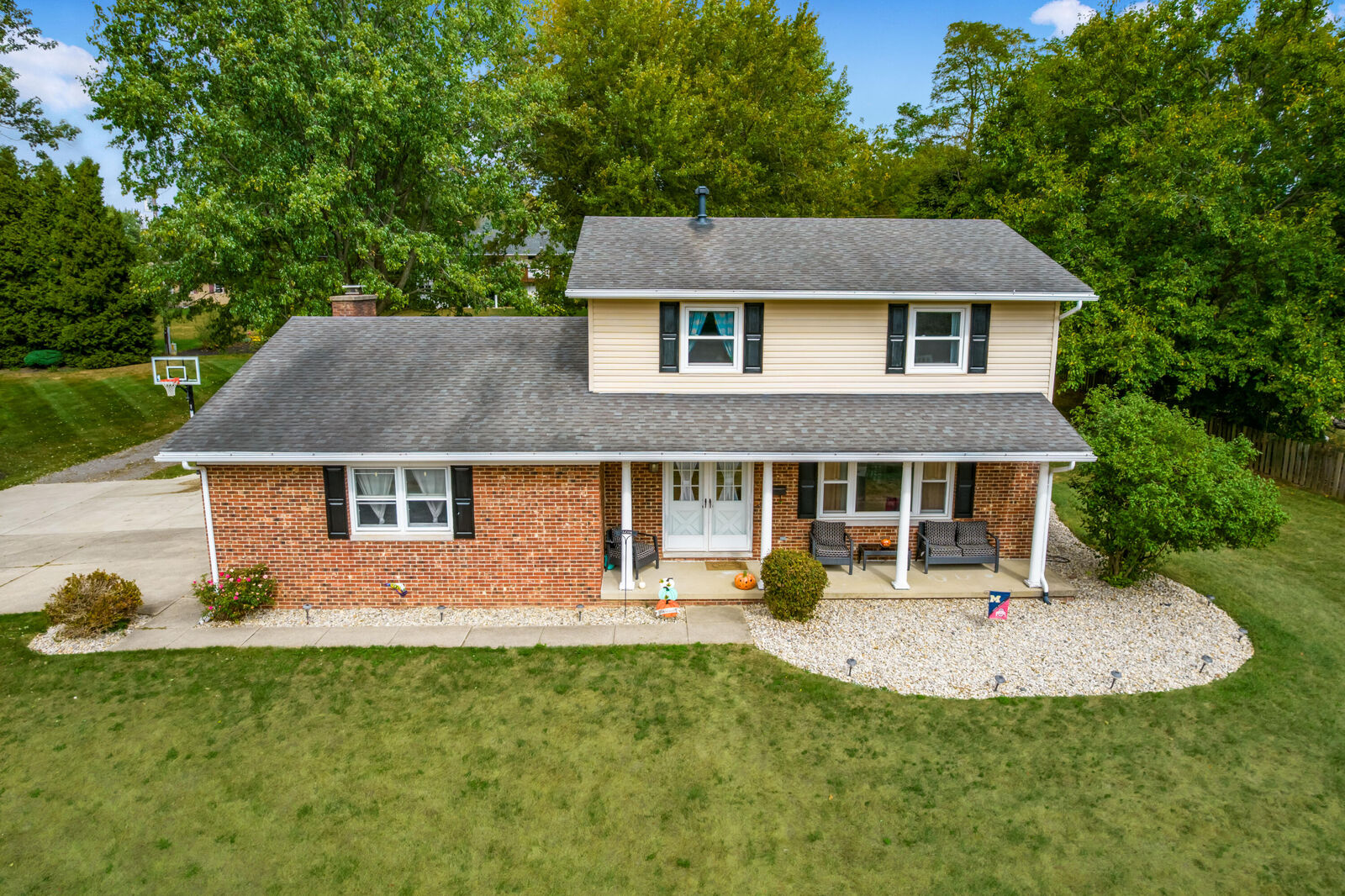 Property Photo: 1305 Dakota Road OH 43311