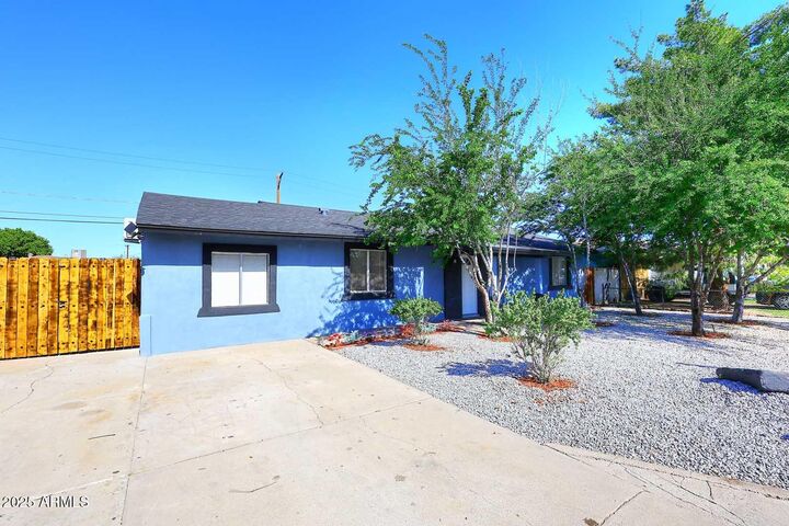 Property Photo:  3724 W Verde Lane  AZ 85019