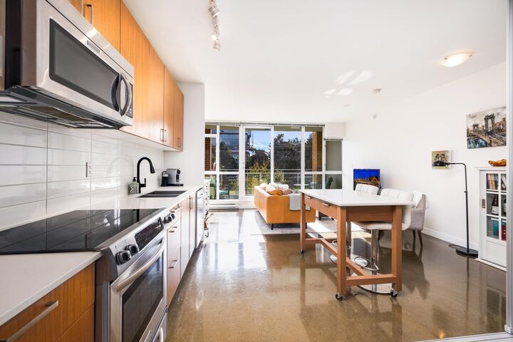 Property Photo:  221 Union Street 318  BC V6A 0B4 