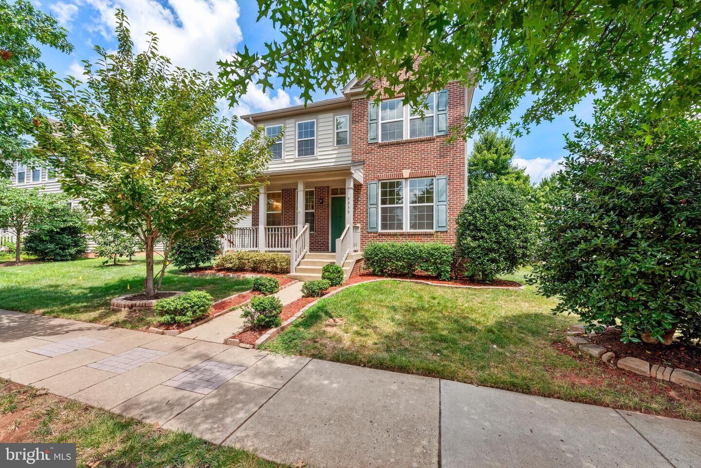 Property Photo: 9939 Lake Jackson Drive VA 20110