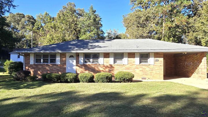 Property Photo:  114 Benton Avenue  GA 31088 
