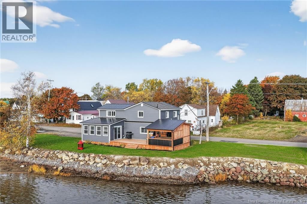 Property Photo:  8 North Street  NB E4W 2C4 