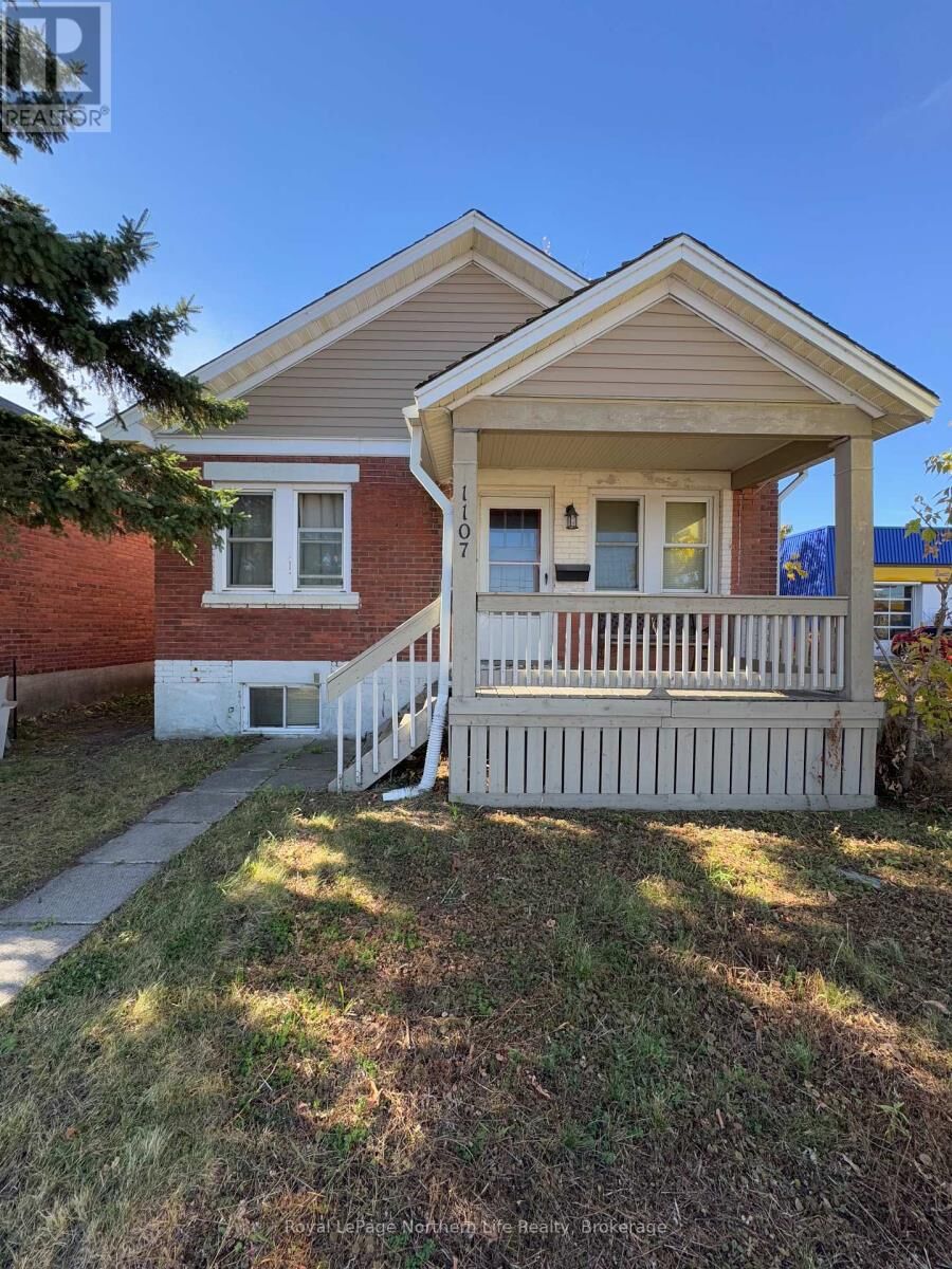 Property Photo:  1107 Algonquin Avenue  ON P1B 4Y1