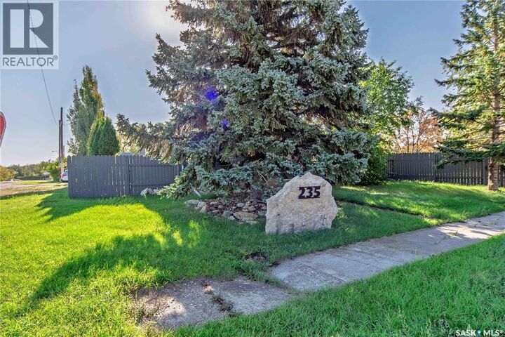 Property Photo:  235 4th Street  SK S0K 3J0 
