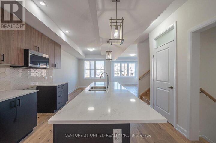 Property Photo:  305 Mullighan Gardens  ON K9K 0G3