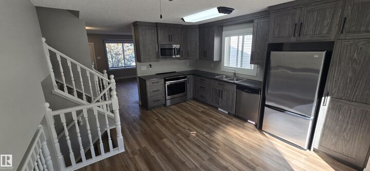 Property Photo: 42 Blueberry Crescent AB T8H 1P6