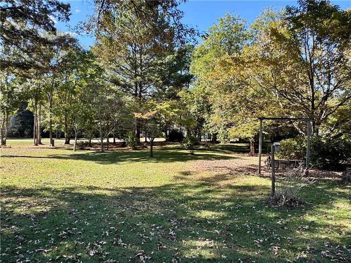 Property Photo:  606 Viewpoint Drive  GA 30233