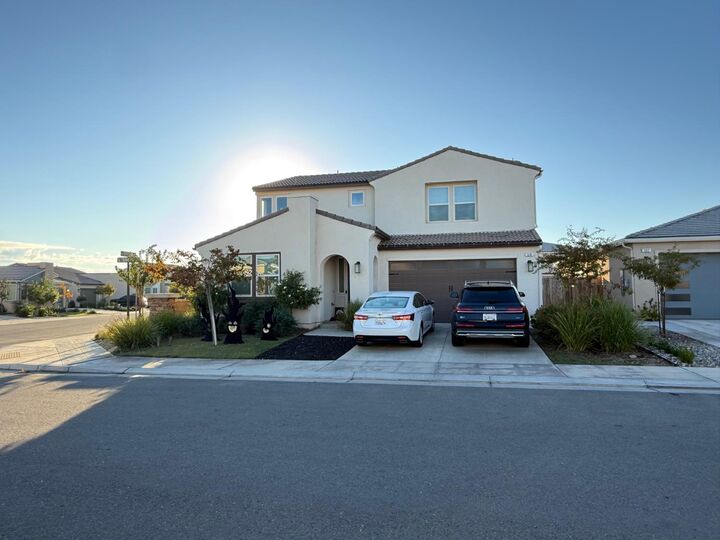 Property Photo: 518 Traverse Drive S CA 93636