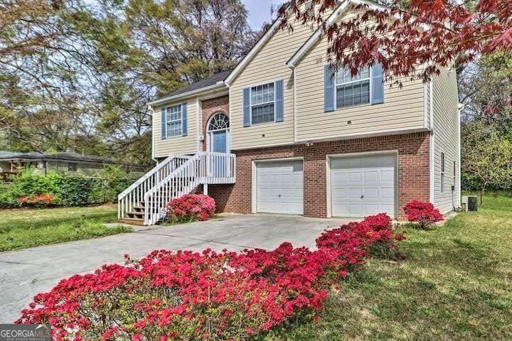 Property Photo:  483 Oak Drive  GA 30354