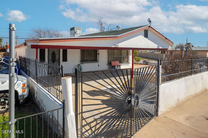Property Photo: 7327 Mimosa Avenue TX 79915