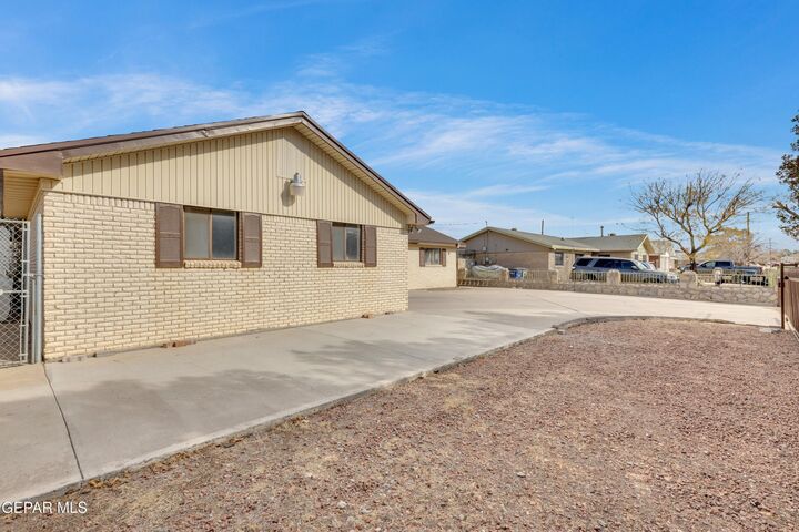 Property Photo: 10125 Castletown Drive TX 79925
