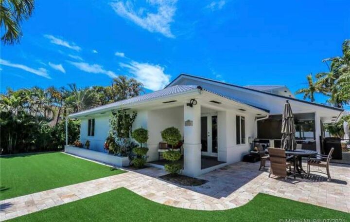 Property Photo:  1550 Tyler St  FL 33020 